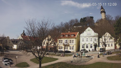 Náměstí, Hrad a Trůba