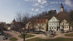 Náměstí, Hrad a Trůba