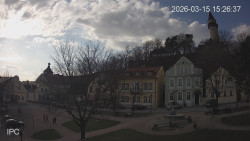 Náměstí, Hrad a Trůba