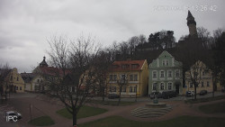 Náměstí, Hrad a Trůba