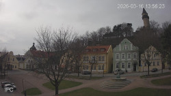 Náměstí, Hrad a Trůba