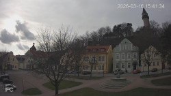 Náměstí, Hrad a Trůba