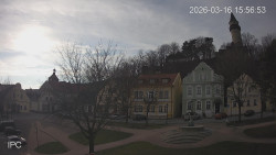 Náměstí, Hrad a Trůba