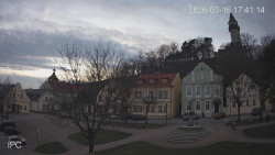 Náměstí, Hrad a Trůba