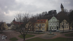 Náměstí, Hrad a Trůba