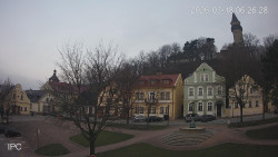 Náměstí, Hrad a Trůba