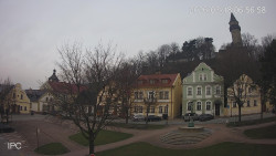 Náměstí, Hrad a Trůba