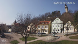 Náměstí, Hrad a Trůba