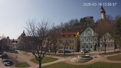 Náměstí, Hrad a Trůba