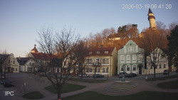 Náměstí, Hrad a Trůba