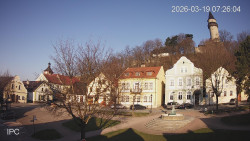 Náměstí, Hrad a Trůba