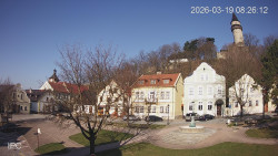 Náměstí, Hrad a Trůba