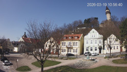 Náměstí, Hrad a Trůba