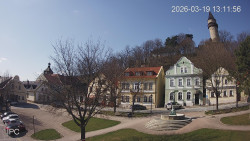 Náměstí, Hrad a Trůba