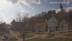 Náměstí, Hrad a Trůba