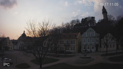 Náměstí, Hrad a Trůba