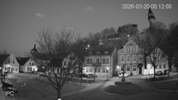 Náměstí, Hrad a Trůba