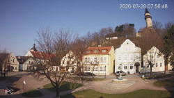 Náměstí, Hrad a Trůba