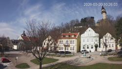 Náměstí, Hrad a Trůba