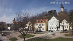 Náměstí, Hrad a Trůba