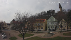 Náměstí, Hrad a Trůba