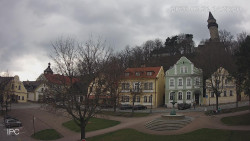 Náměstí, Hrad a Trůba