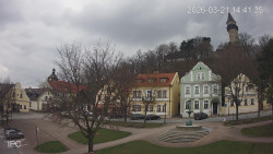 Náměstí, Hrad a Trůba