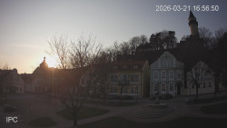 Náměstí, Hrad a Trůba