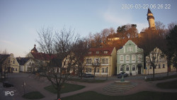 Náměstí, Hrad a Trůba