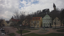 Náměstí, Hrad a Trůba