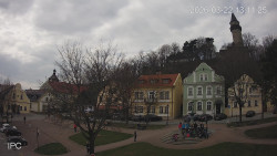 Náměstí, Hrad a Trůba