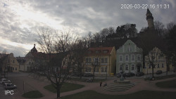 Náměstí, Hrad a Trůba