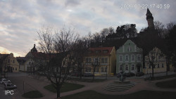 Náměstí, Hrad a Trůba