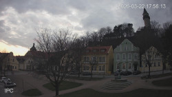 Náměstí, Hrad a Trůba