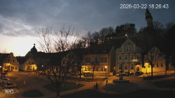 Náměstí, Hrad a Trůba