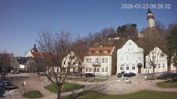 Náměstí, Hrad a Trůba