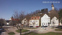 Náměstí, Hrad a Trůba