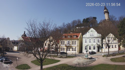 Náměstí, Hrad a Trůba