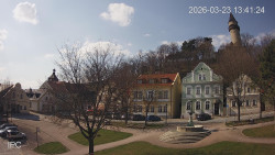 Náměstí, Hrad a Trůba