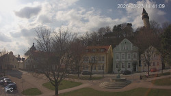 Náměstí, Hrad a Trůba