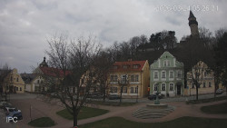 Náměstí, Hrad a Trůba