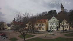 Náměstí, Hrad a Trůba