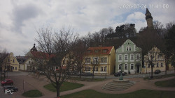 Náměstí, Hrad a Trůba