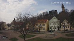 Náměstí, Hrad a Trůba