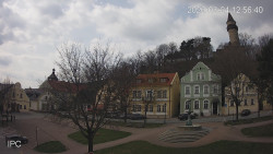 Náměstí, Hrad a Trůba