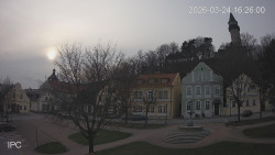 Náměstí, Hrad a Trůba