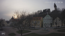 Náměstí, Hrad a Trůba