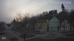 Náměstí, Hrad a Trůba