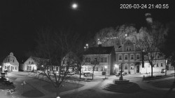 Náměstí, Hrad a Trůba