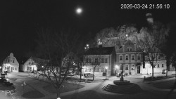 Náměstí, Hrad a Trůba